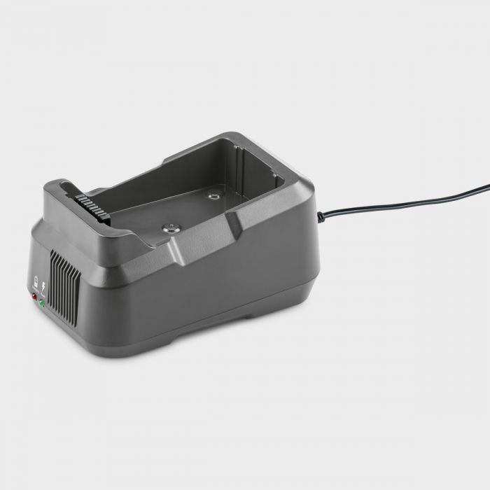 Kärcher Professional 6.670-130.0 Universal-Schnellladegerät mit einer Steckplatte für unsere batteriebetriebene Scheuersaugmaschine BD 30/4 C Bp Pack
